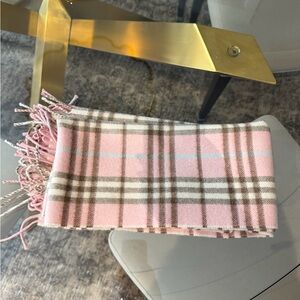 Burberry Pink Classic Check Cashmere Scarf – Never Worn